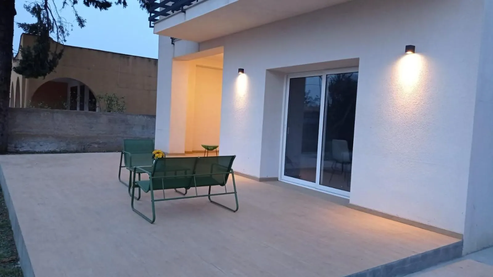 Villa Francesca Carini 0*,